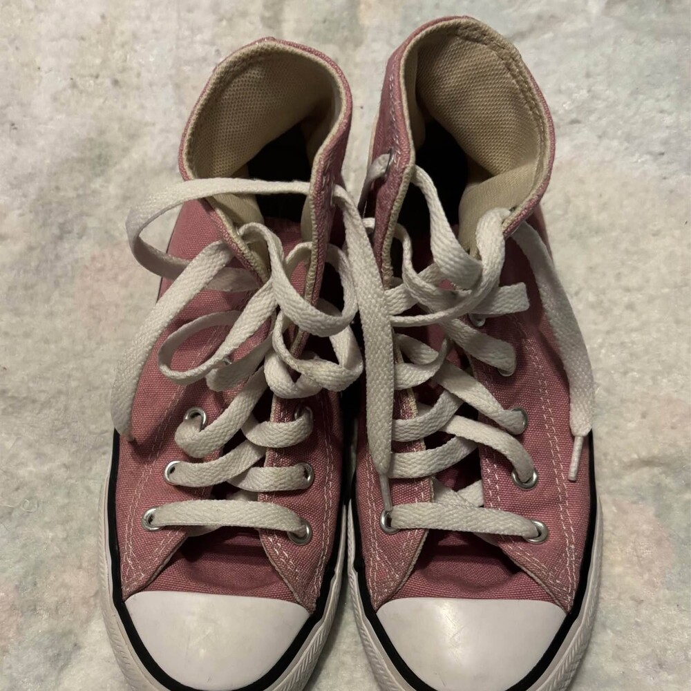 Converse Chuck Taylor All Star Pink High Top Shoes. Girls Sz2 - Lace-up / Pink /